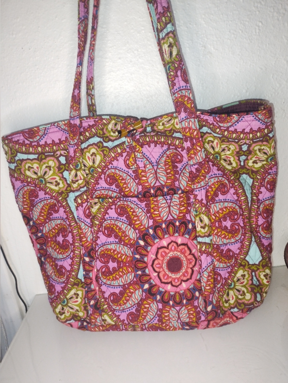 Vera Bradley Glenna Tote In The Resort Medallion Pattern 16" H X 18" W
